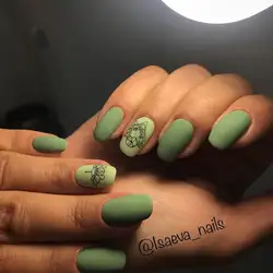 Isaevakarina nails