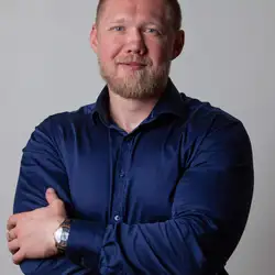 Тренер з фітнесу, самооборони, стрільби Ігор Бабенко - Володимира Сосюри