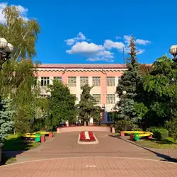 Школа І-ІІІ ступенів №8