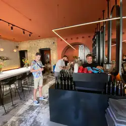 Pure & Naive wine bar+bistro