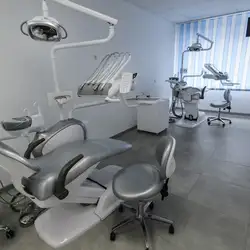 Стоматологія на Київській