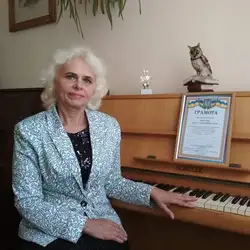 Викладач по класу фортепіано