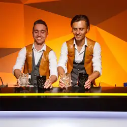 Бармен шоу Киев "MUSE & BEVERAGES" выездной коктейль бар кейтеринг