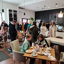 Pelican Rouge Cafe
